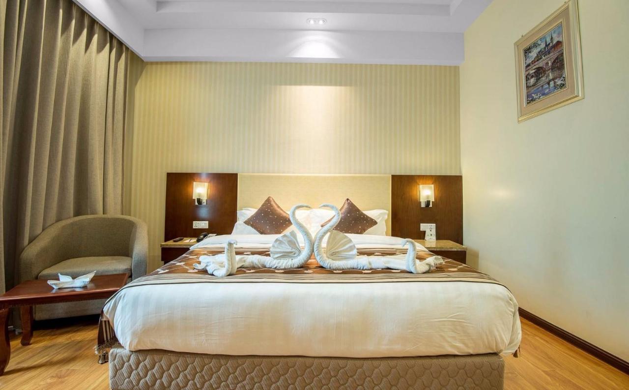Clarion Inn Jaipur Kukas Exteriör bild