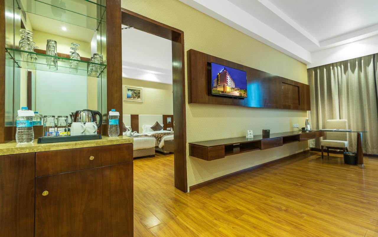 Clarion Inn Jaipur Kukas Exteriör bild