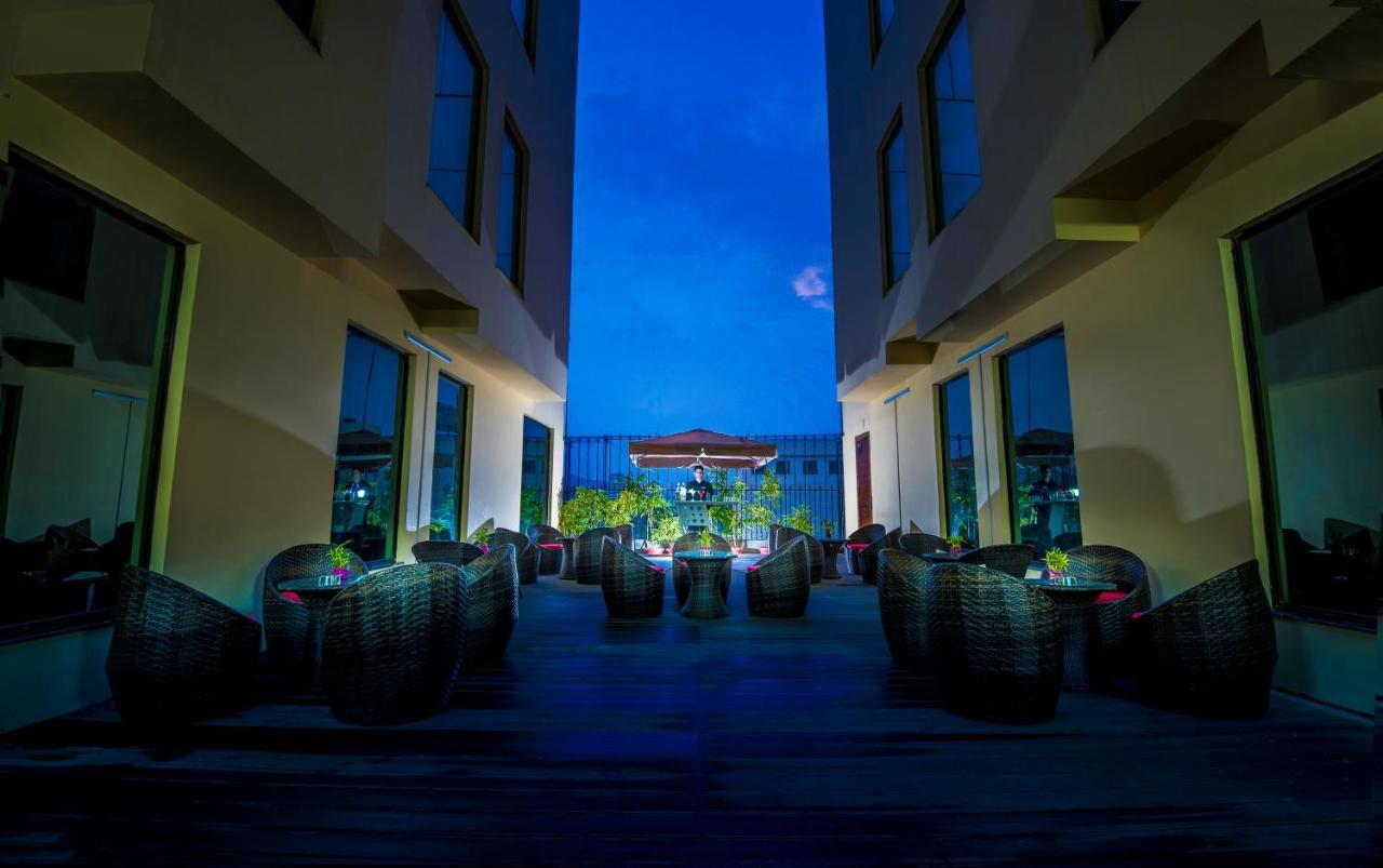 Clarion Inn Jaipur Kukas Exteriör bild