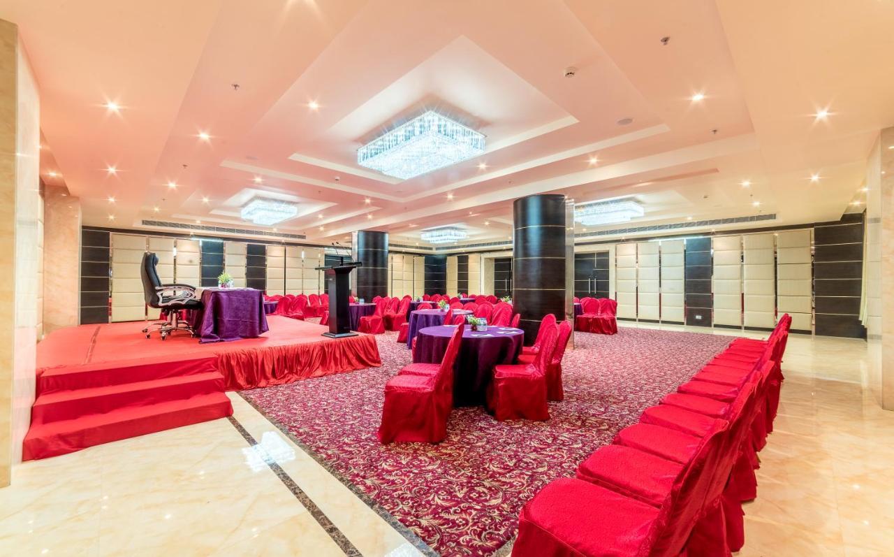 Clarion Inn Jaipur Kukas Exteriör bild